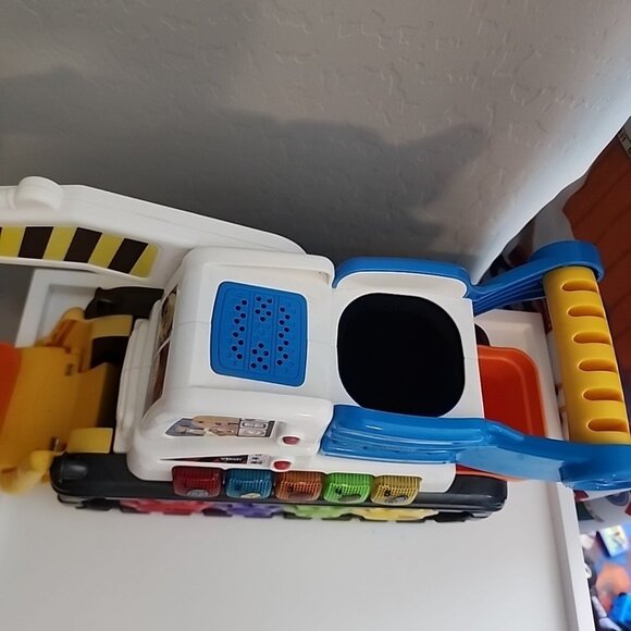 VTech Scoop and Play Digger Push Scoop Load 100+ Songs and Sounds 2 - 4 Years+ - Picture 4 of 5